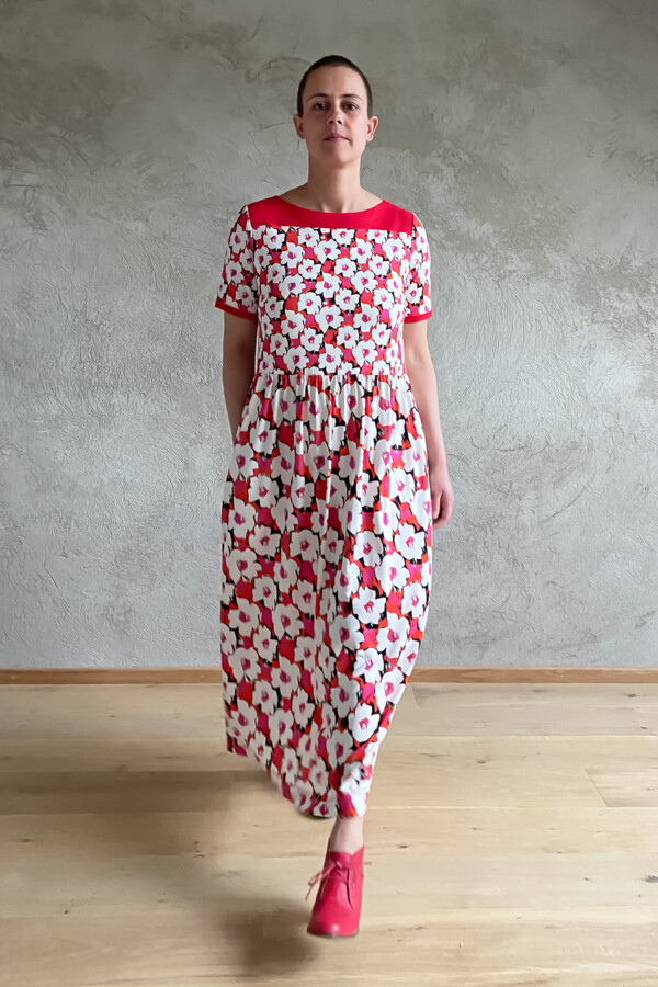 "Blumenkleid" in Rot